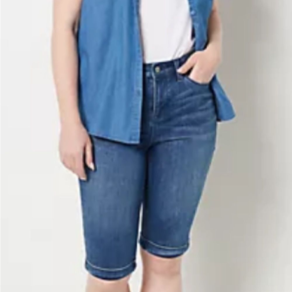 New Laurie Felt Daisy Denim Knee Grazer Jean Shorts Sz 8 - Picture 3 of 6